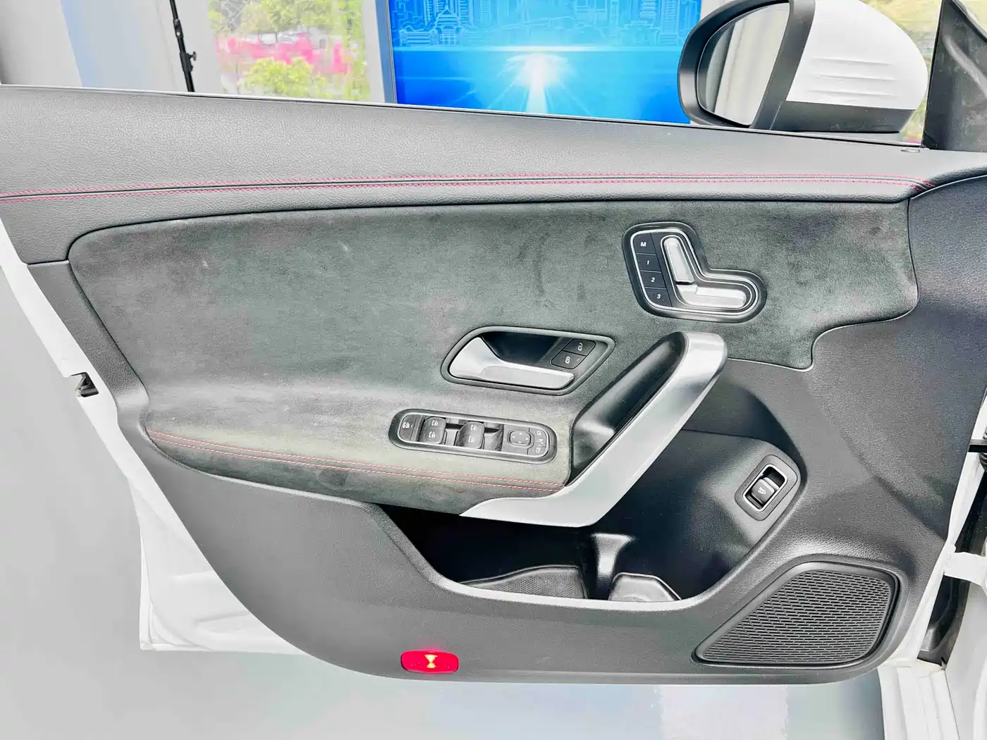 Mercedes-Benz CLA (Import) 2020 CLA 200 фото 11