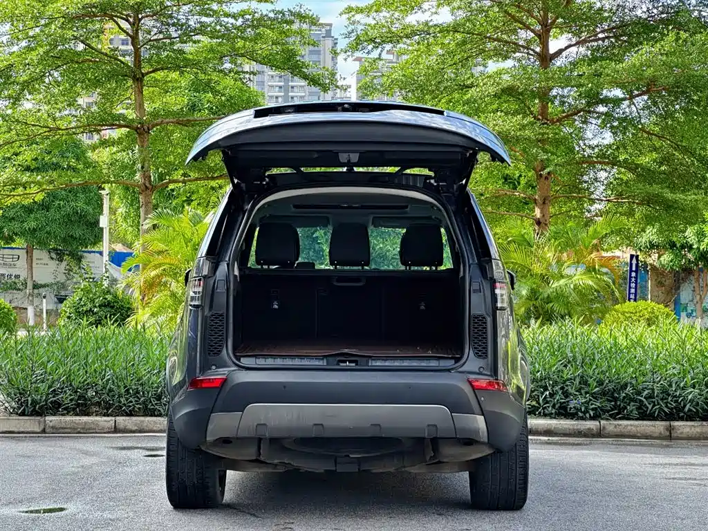 Land Rover Discovery 2017 3.0 SC V6 S фото 30
