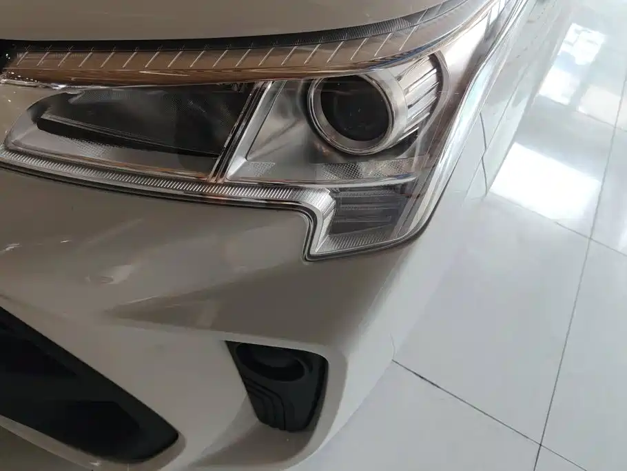 Dongfeng Fengguang Fengguang 380 2025 2022 1.5L Luxury Passenger Van 5-seater