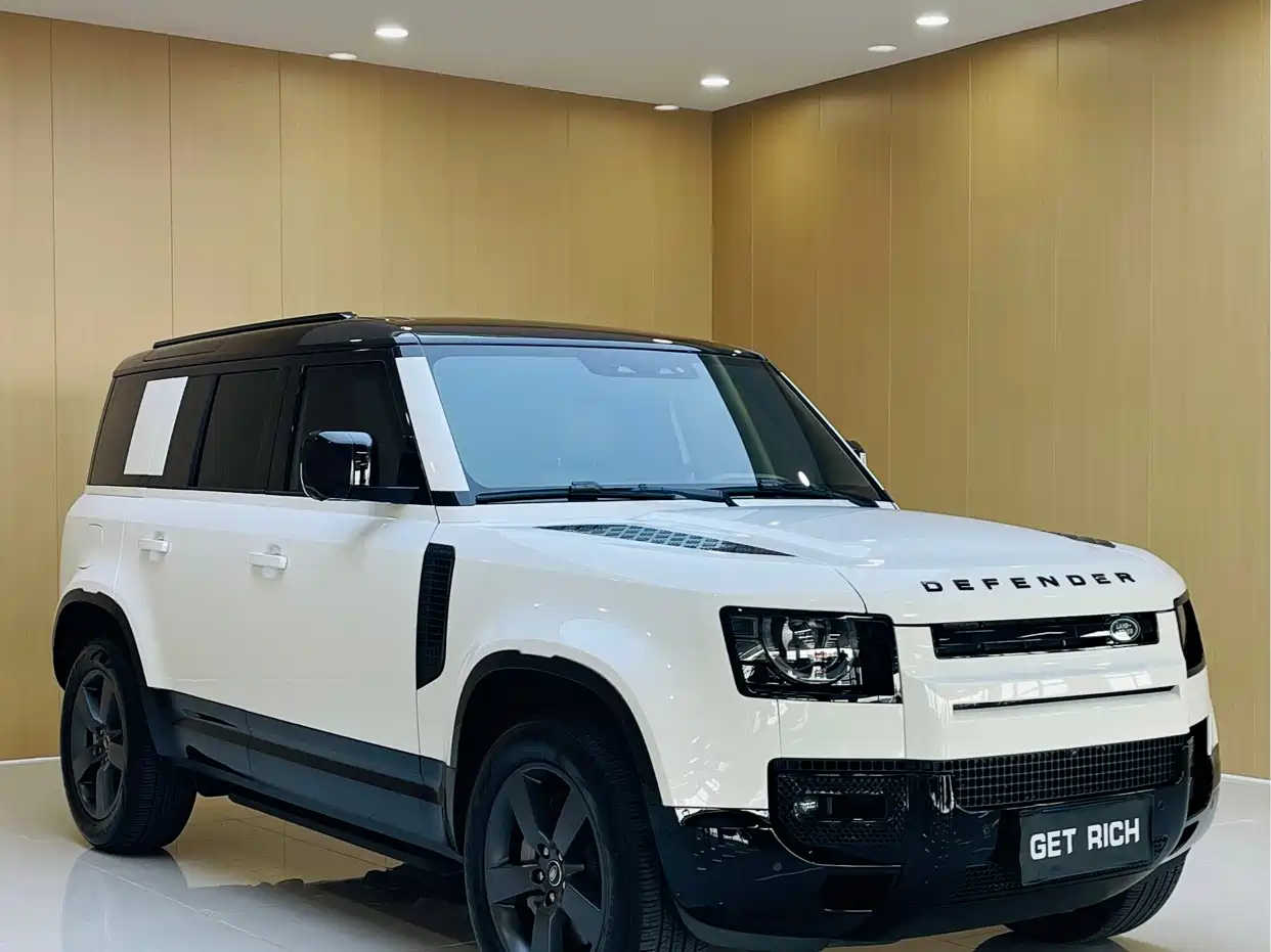 Land Rover Defender 2025 110 3.0T P400 -Dynamic HSE фото 3