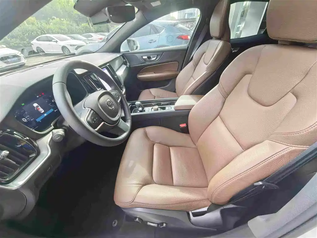 Volvo S60 2025 2025 B4 Smart Luxury Edition