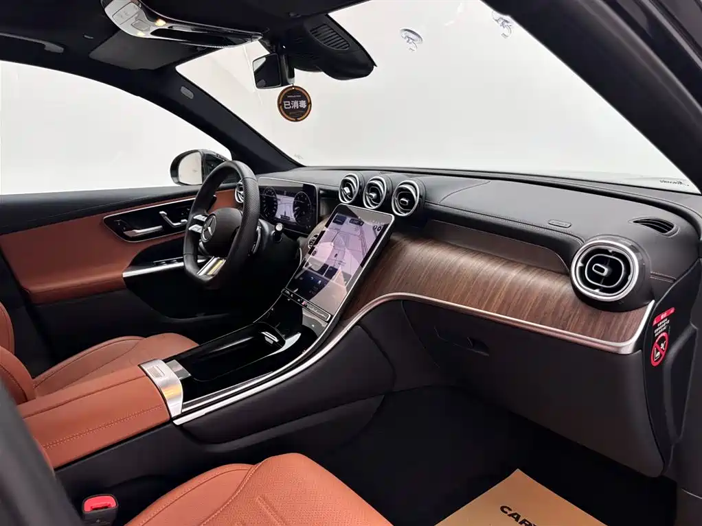 Mercedes-Benz GLC 2023 GLC 300 L 4MATIC Sport 5-Seater фото 11