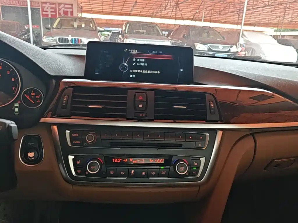 BMW 3 Series 2015 320Li Super Joy Luxury Design Package фото 13
