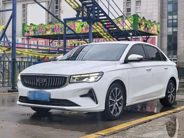 Geely Emgrand 2021