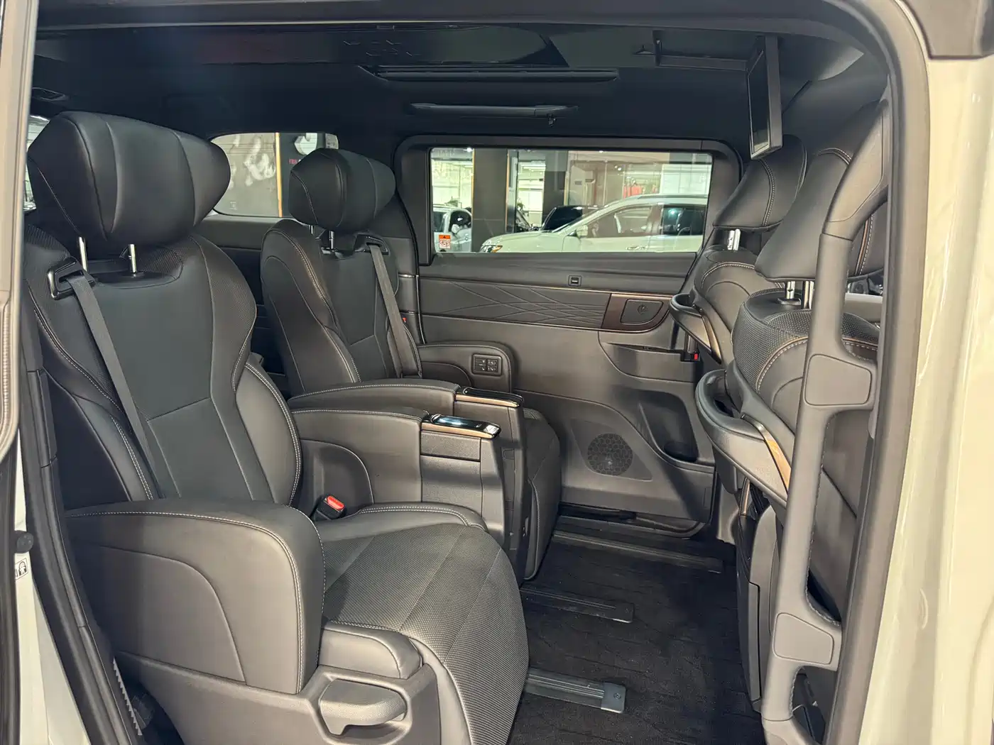 Toyota Alphard 2024 Hybrid 2.5L Prestige Edition фото 13