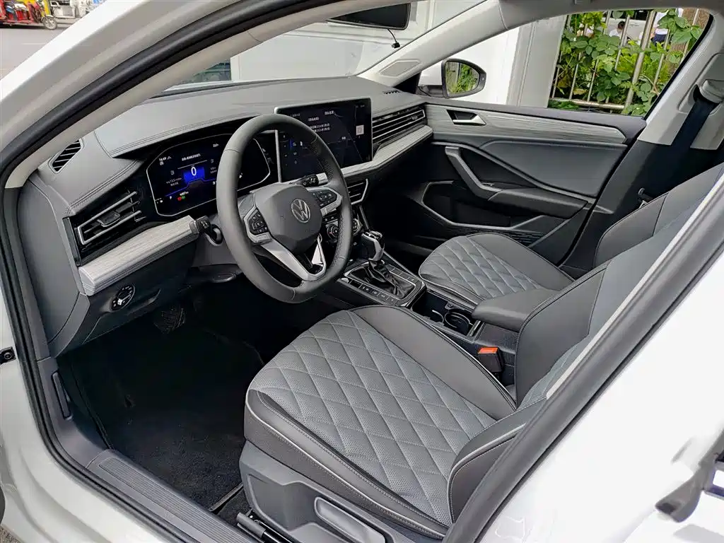 Volkswagen Sagitar 2025 300TSI DSG Surpass Edition фото 7