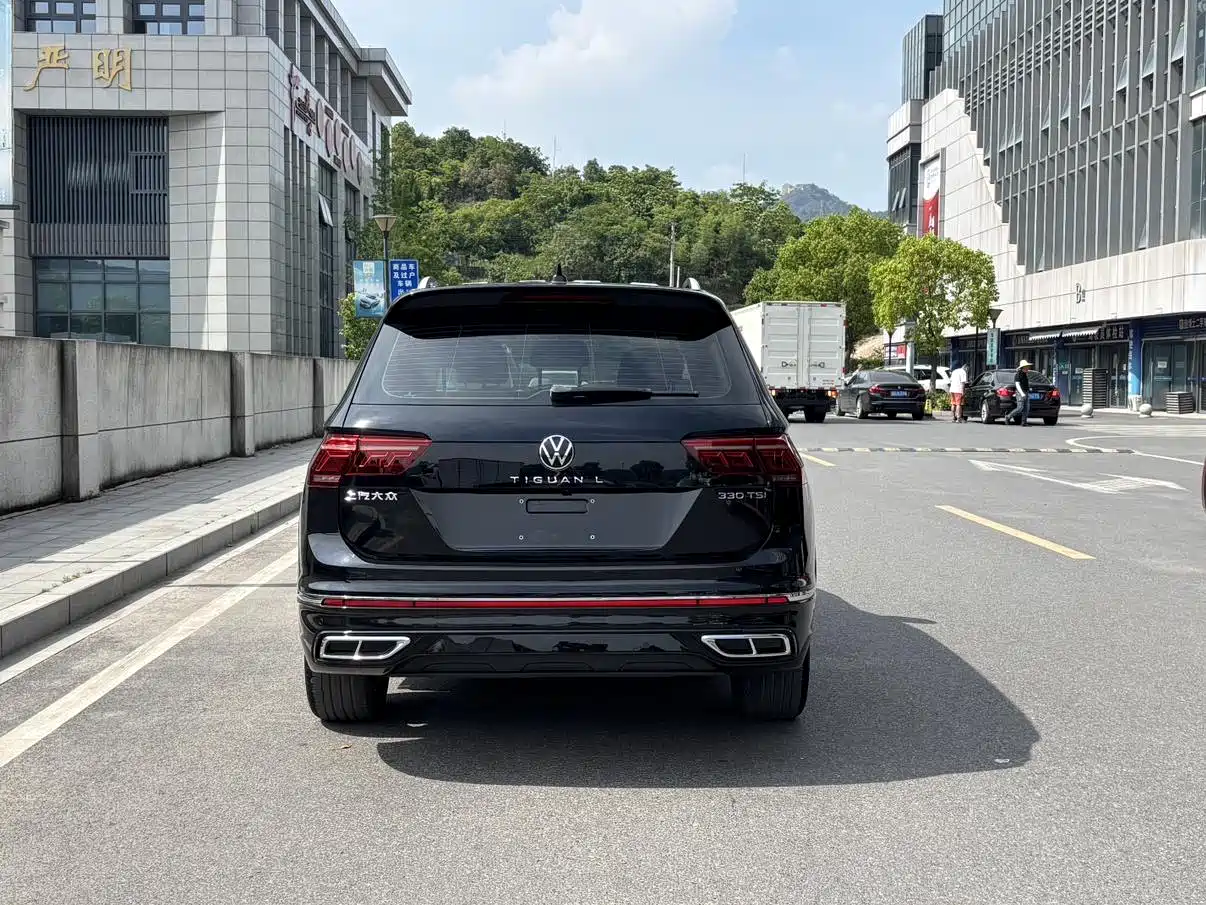 Volkswagen Tiguan L 2024 330TSI Automatic 2WD R-Line Premium Enjoyment Edition фото 4
