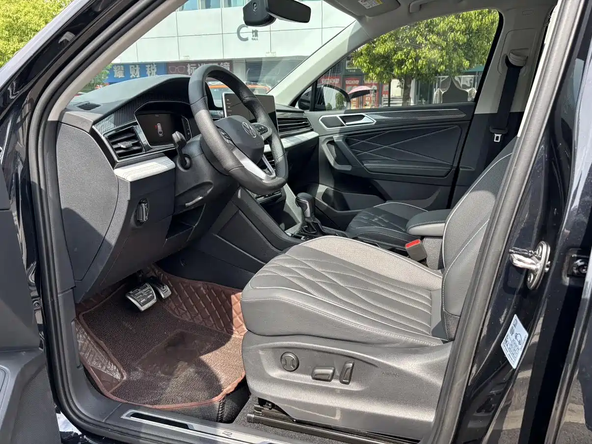Volkswagen Tiguan L 2024 330TSI Automatic 2WD R-Line Premium Enjoyment Edition фото 10