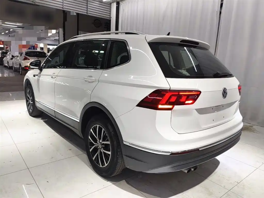 Volkswagen Tiguan L 2018 280TSI Automatic 2WD Comfort фото 5