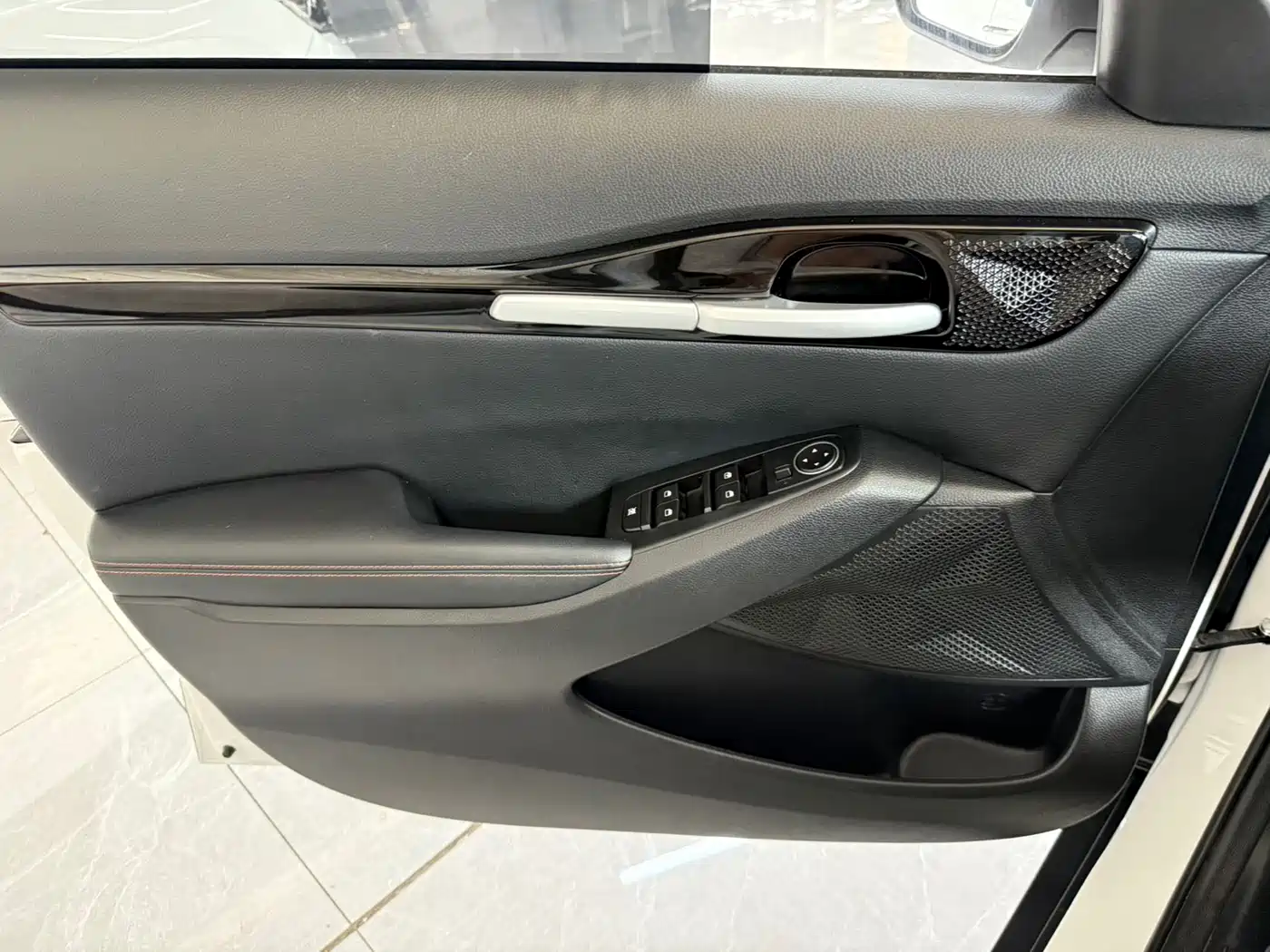 Kia Seltos 2023 1.5L CVT Luxury Edition фото 18