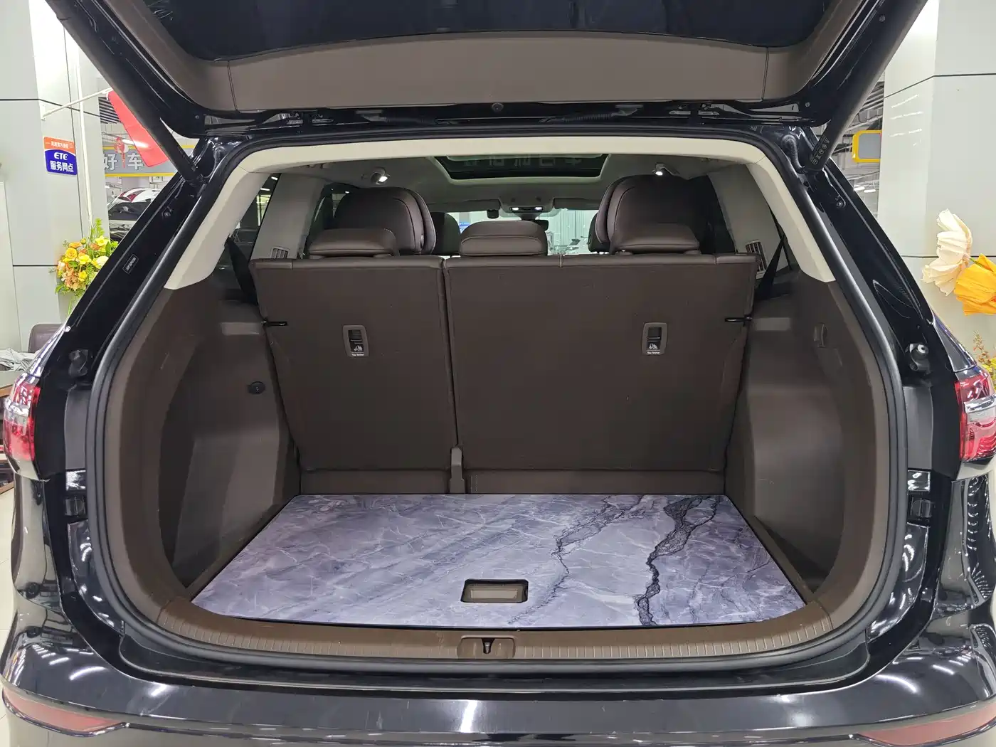 Volkswagen Viloran 2023 Facelift 380TSI Premium Edition фото 17