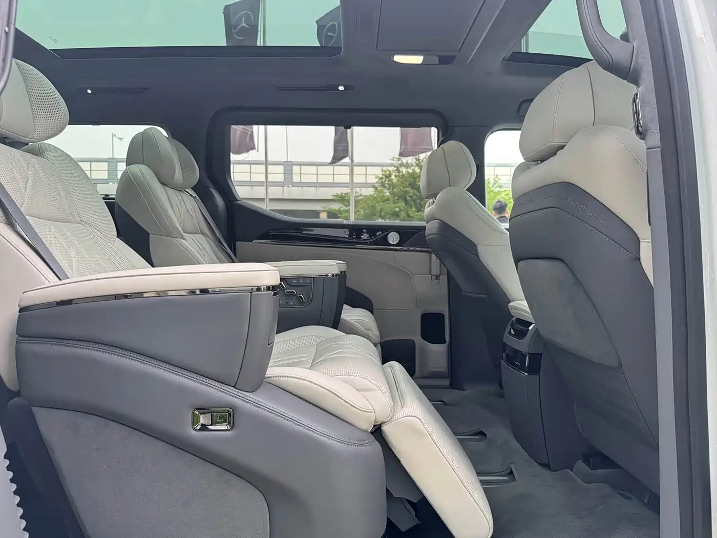 ZEEKR 009 2025 2024 7-Seat Aisle AWD Version 108kWh