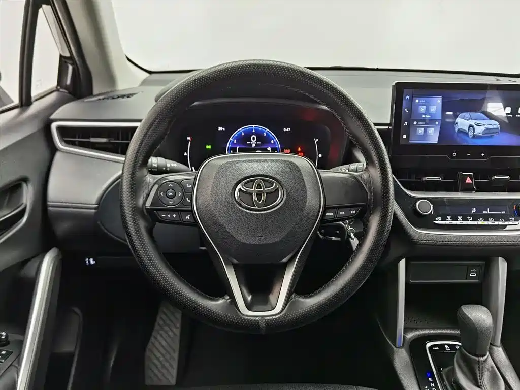 Toyota Frontlander 2023 2.0L CVT Elite Edition фото 11