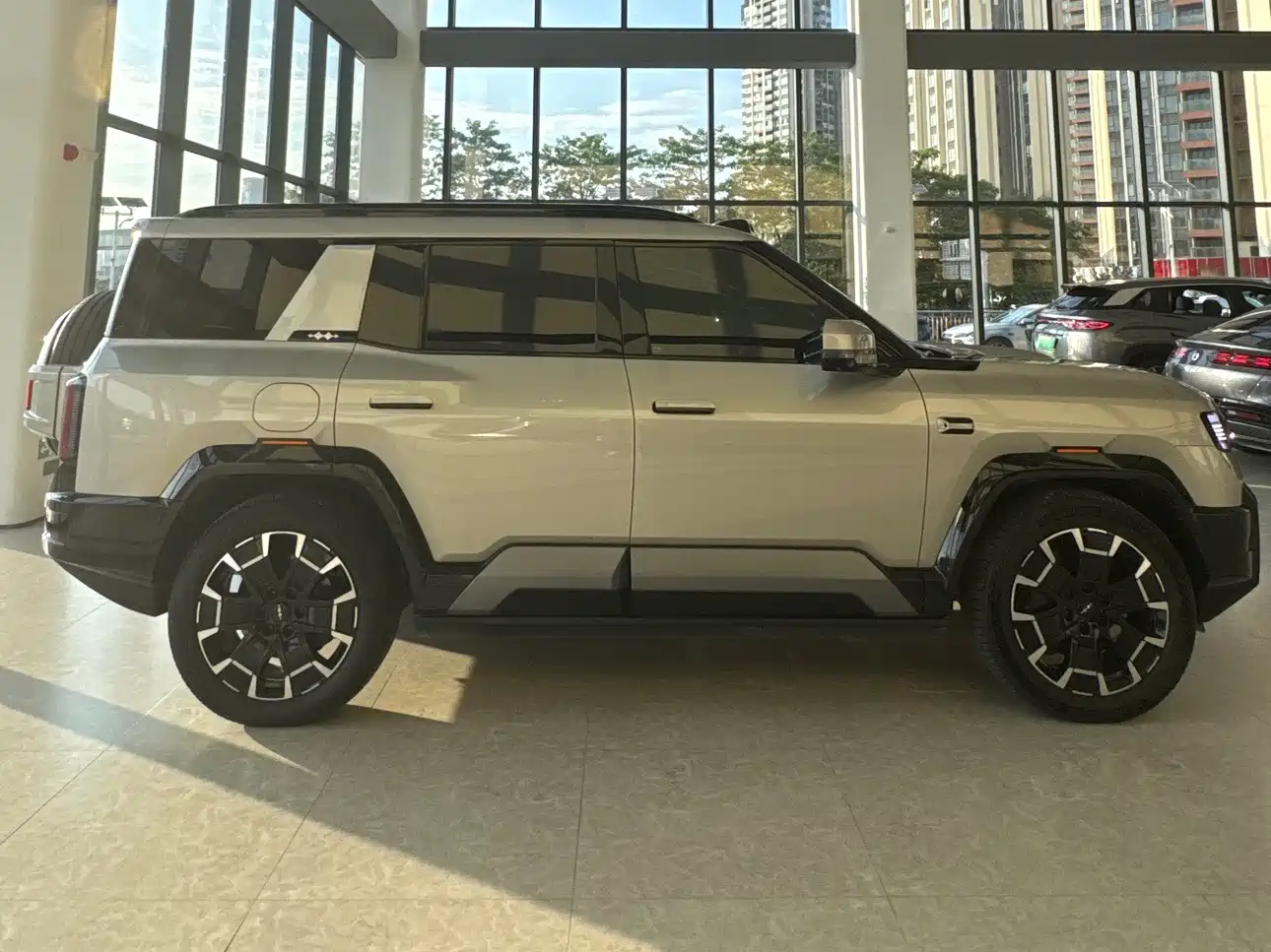Fang Cheng Bao Leopard 8 2024 2025 Zhiyong Flagship 7-Seater
