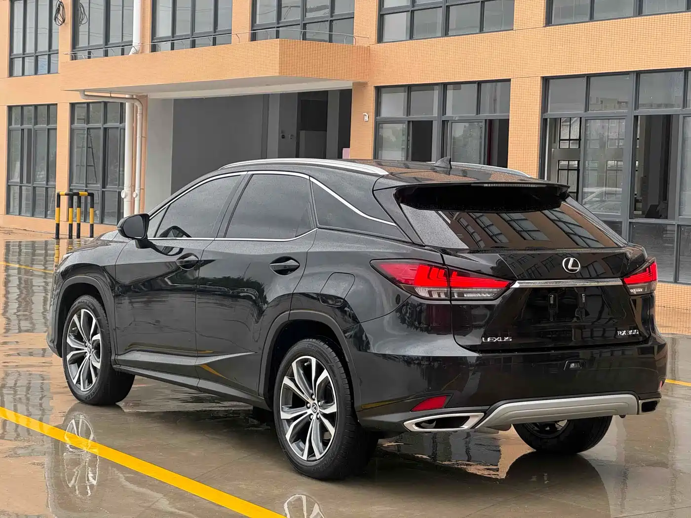 Lexus RX 2020 Facelift 300 AWD Elegance Edition фото 9