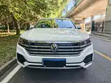 Фото 2 - Volkswagen Touareg