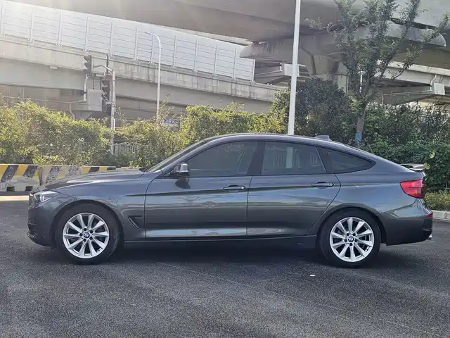 BMW 3 Series GT 2019 320i Fashion Model — фото 3