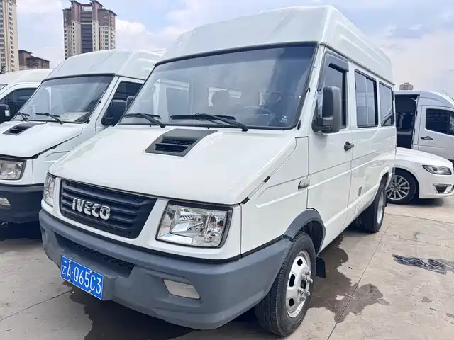iveco proud