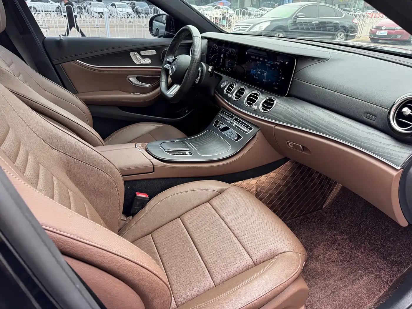 Mercedes-Benz E-Class New Energy 2023 E 350 e L Plug-in Hybrid Sport Sedan фото 11