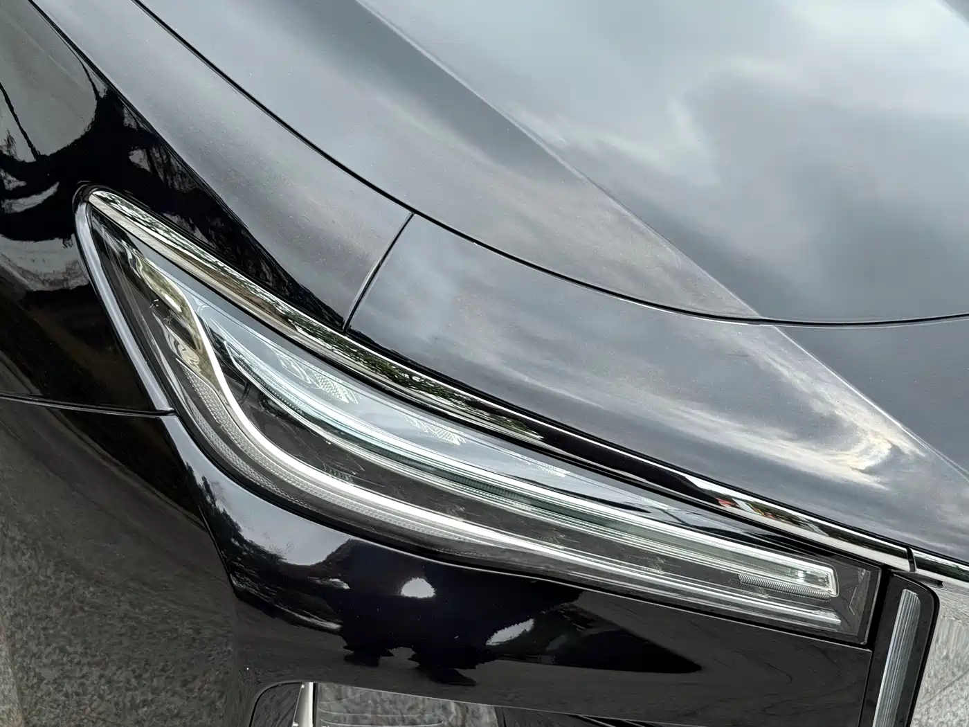 Hongqi H5 2025 2.0T Automatic Flag Celebration 500,000 Units Anniversary Edition фото 4