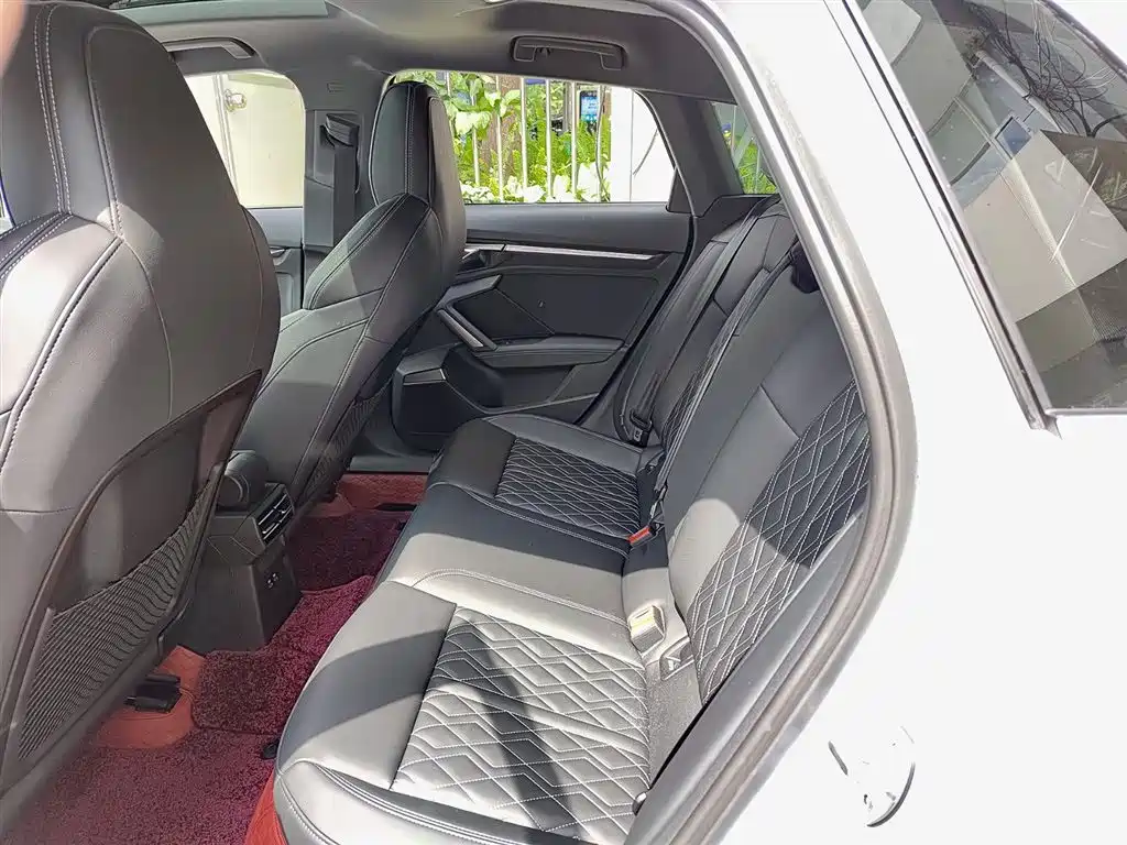 Audi A3 2025 Sportback 35TFSI Flying Premium фото 8