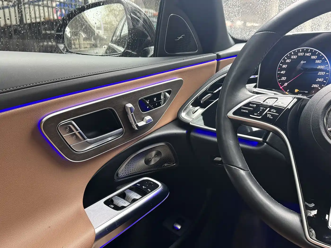 Mercedes-Benz E-Class 2024 Model E 300 L Luxury фото 12