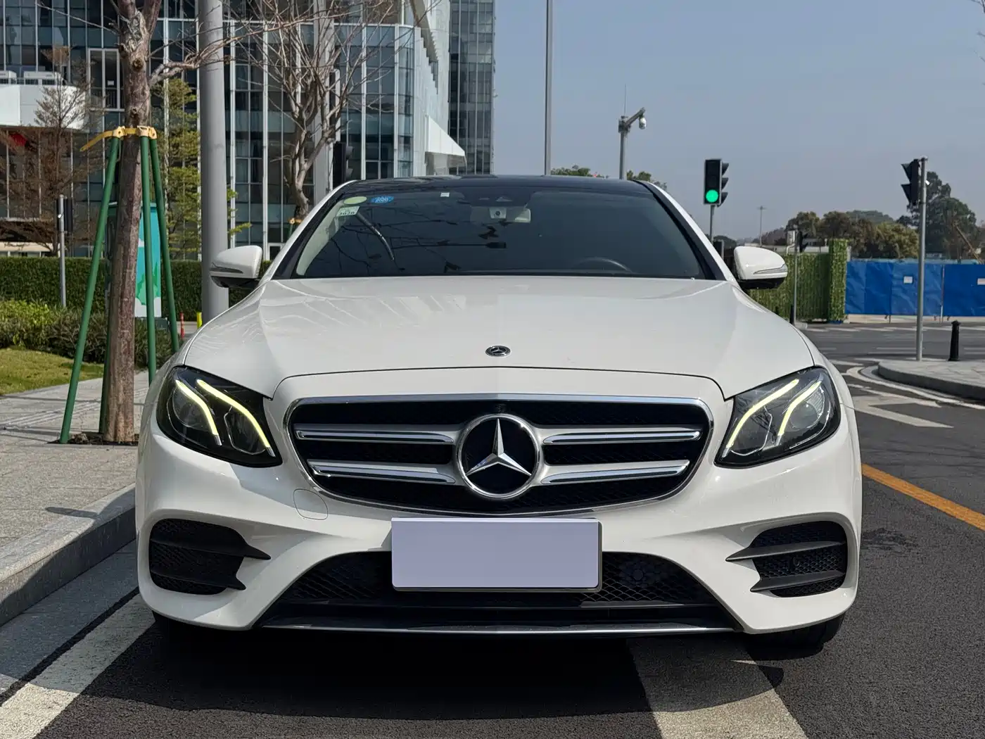 Mercedes-Benz E-Class 2018 E 300 L Sport Luxury фото 3
