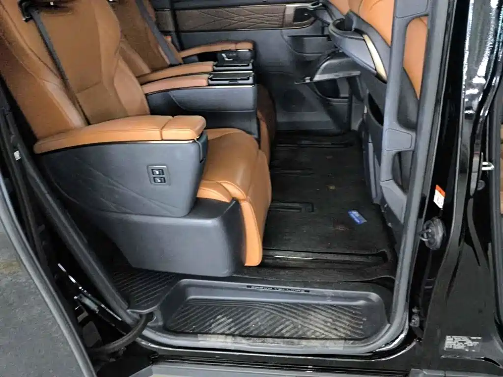Фото 11 - Toyota Vellfire