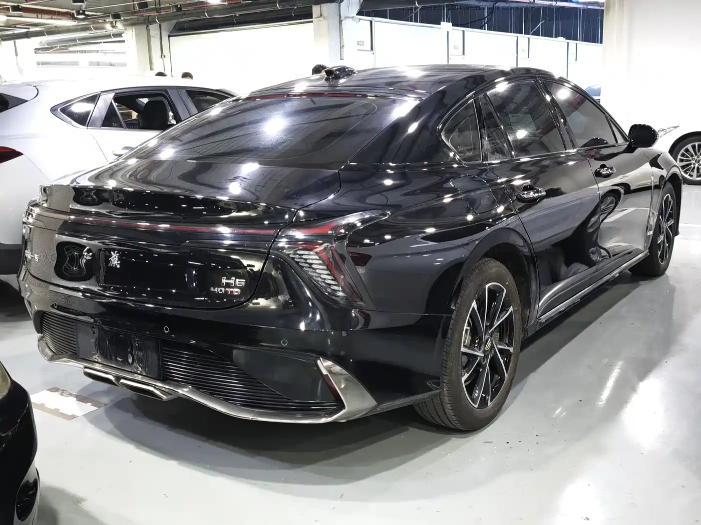 Hongqi H6 2024 Model 2.0T Elegance Edition фото 14