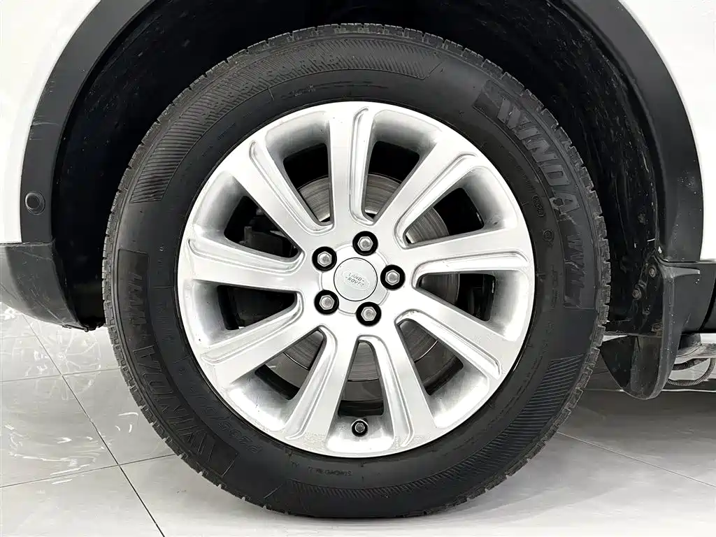 Land Rover Discovery Sport 2019 240PS SE Edition China VI фото 11