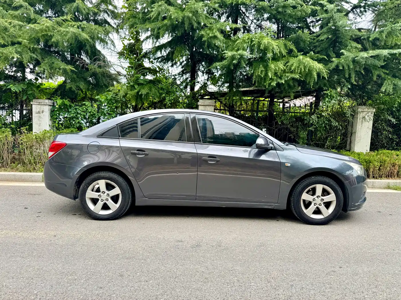 Chevrolet Cruze 2011 2011 1.6L SE MT Transformers Edition