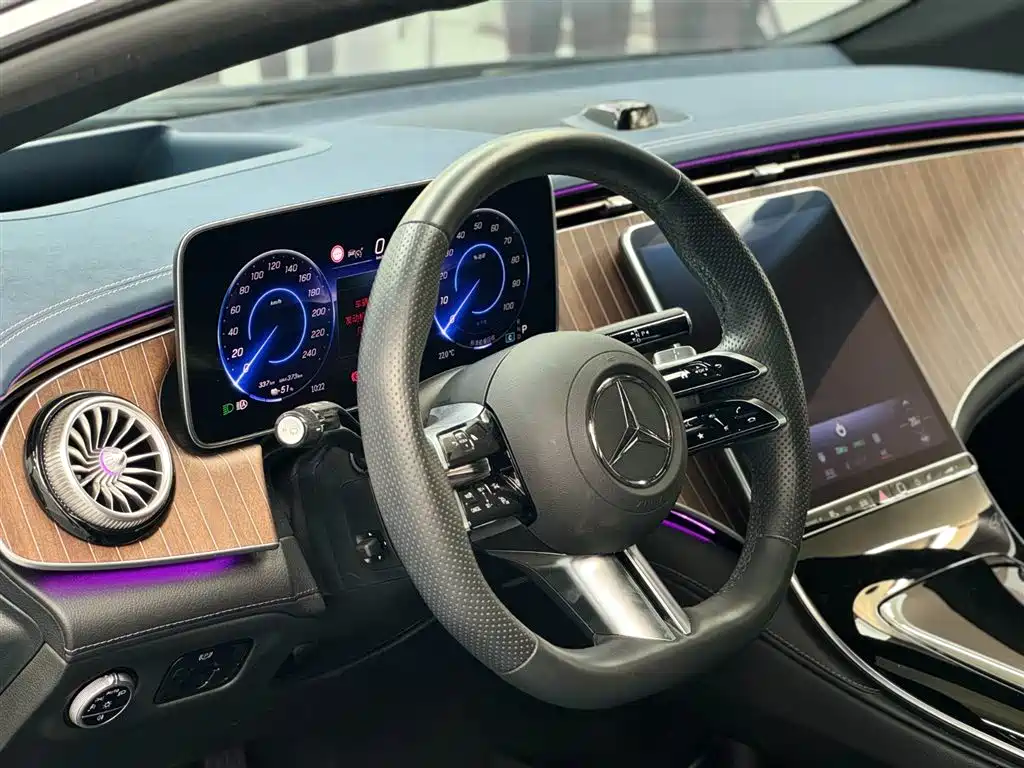 Mercedes-Benz EQE 2025 Model 500 4MATIC Luxury Edition фото 7