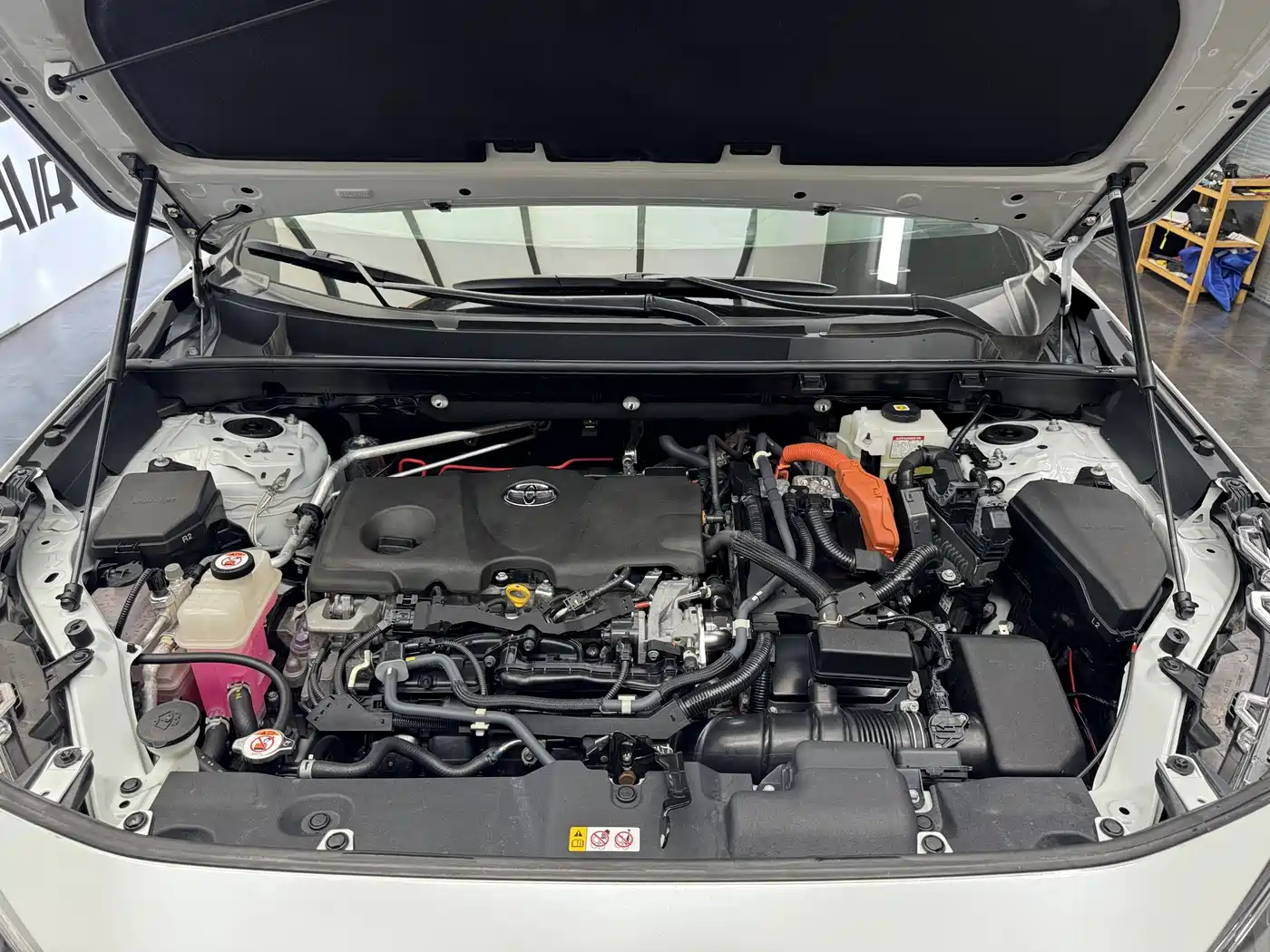 Toyota RAV4 Rongfang 2021 Hybrid 2.5L E-CVT AWD Elite PLUS Edition фото 18