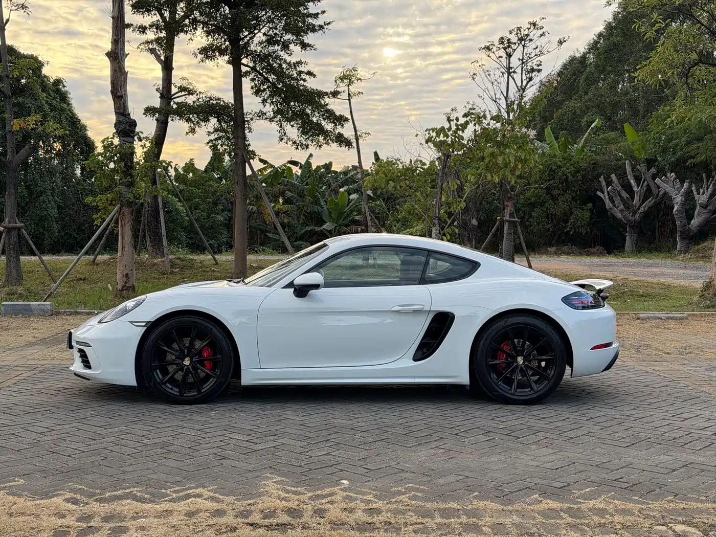 Porsche 718 2018 Cayman 2.0T фото 5