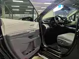 Фото 4 - Toyota Granvia