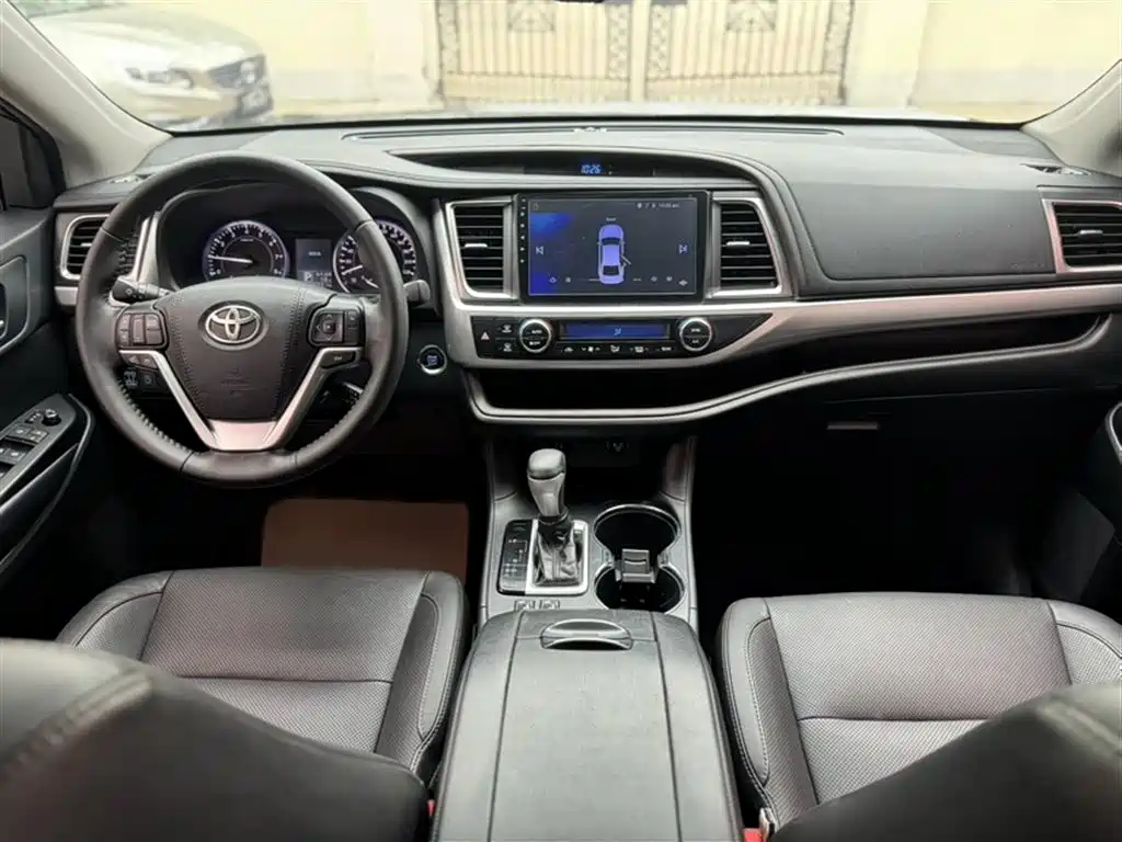 Toyota Highlander 2017 2.0T 2WD Premium 7-Seater фото 10