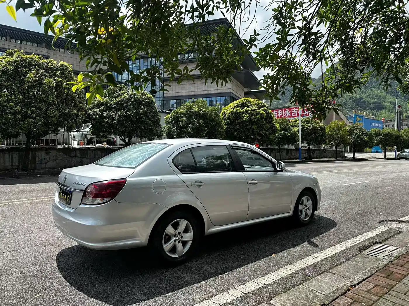 Volkswagen Lavida 2011 1.6L Automatic Leisure Edition фото 6