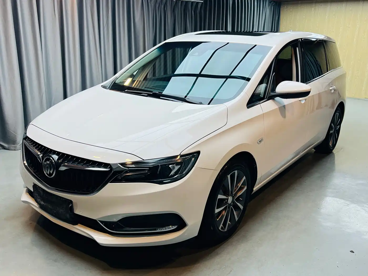 Buick GL6 2019 Model 18T 6-Seater Connected Premium Version China V