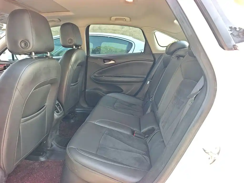 Фото 17 - Buick Verano