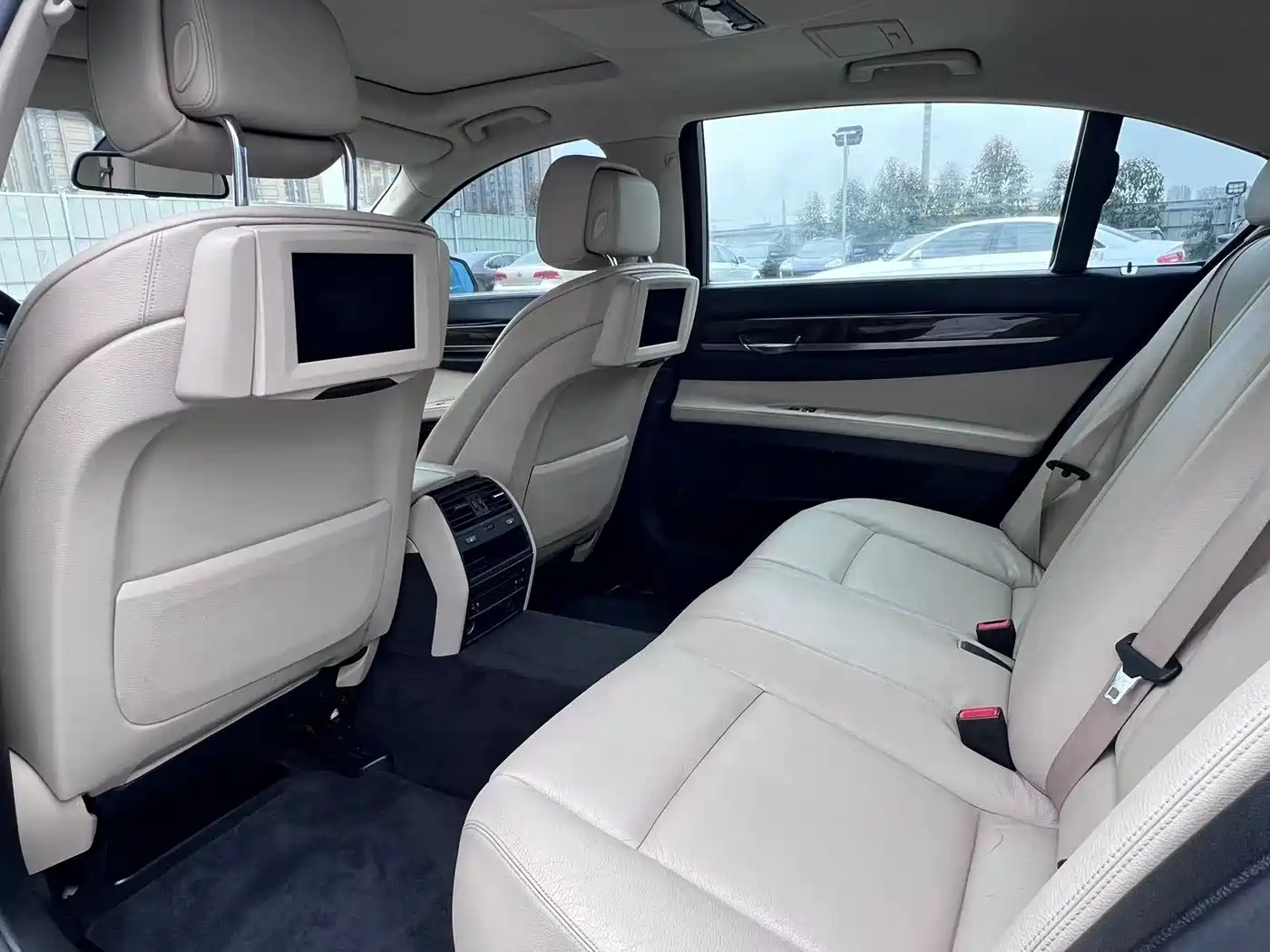 BMW 7 Series 2011 730Li Elegance фото 10