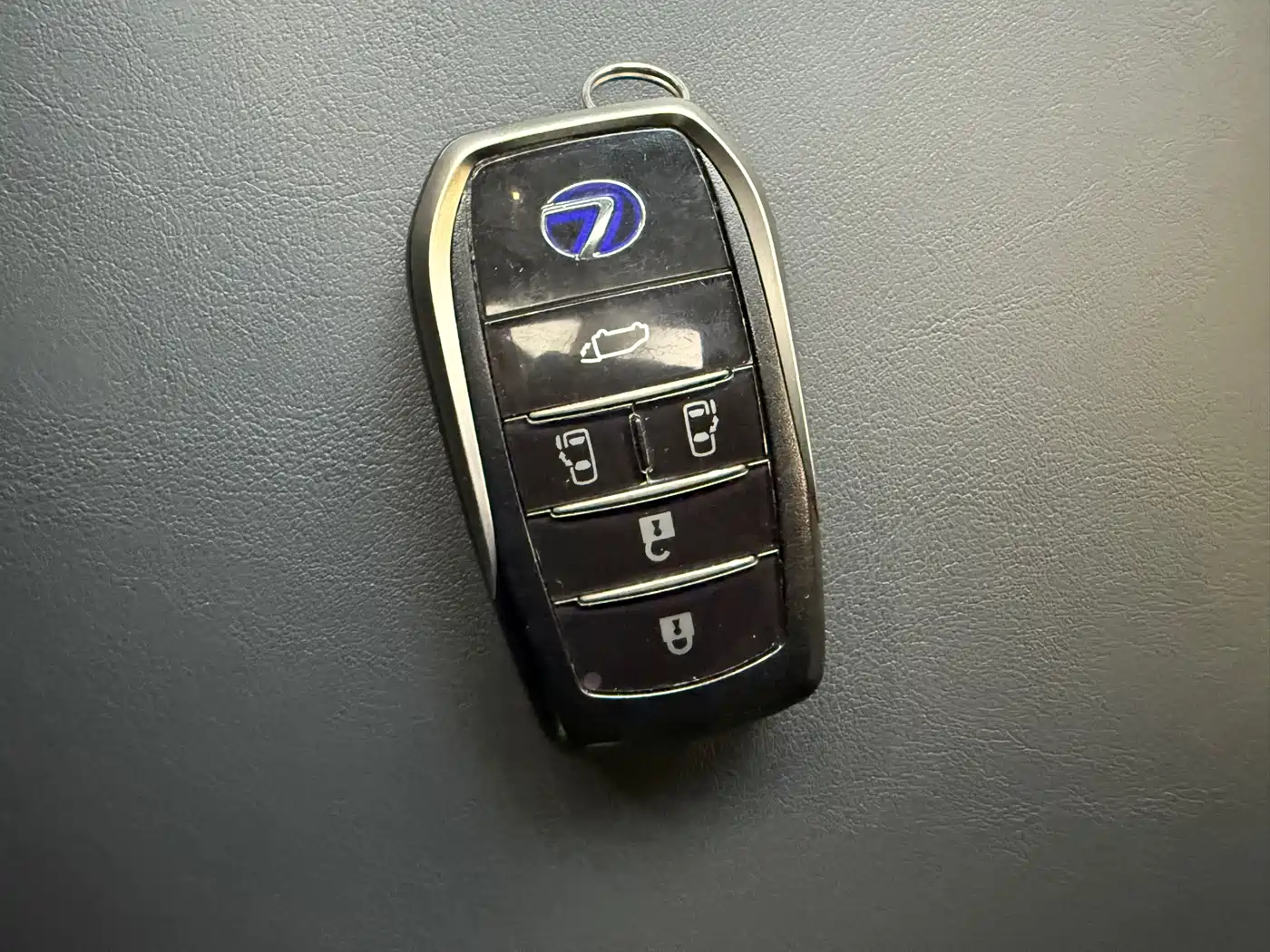 Lexus LM 2020 300h Seven-Seater Elegance Edition фото 13