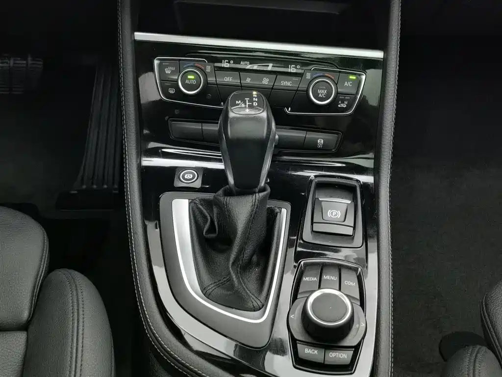 BMW 2 SERIES STATION WAGON