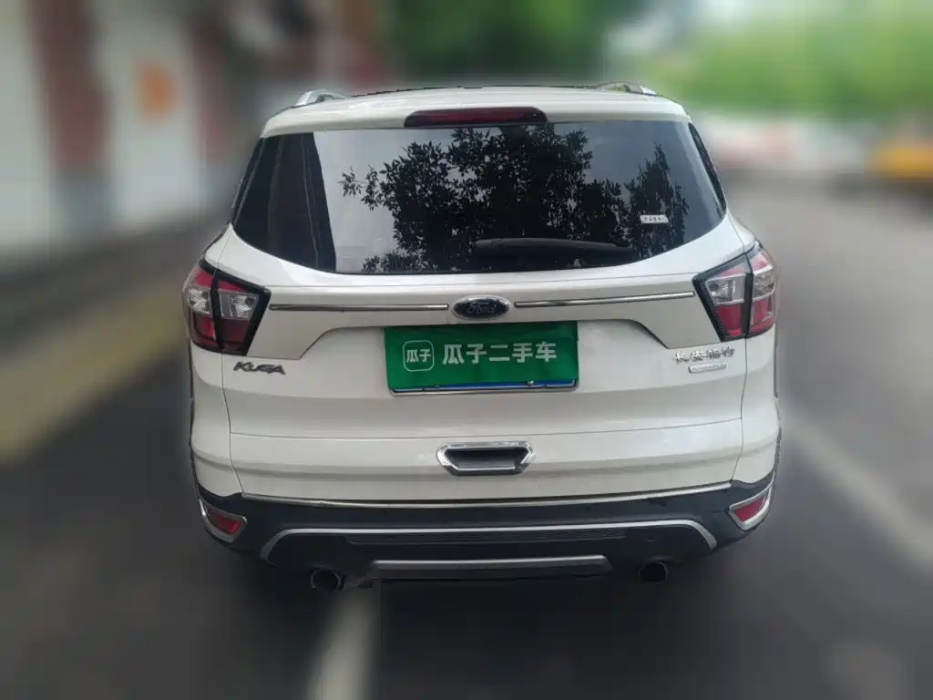 Фото 4 - Ford Kuga