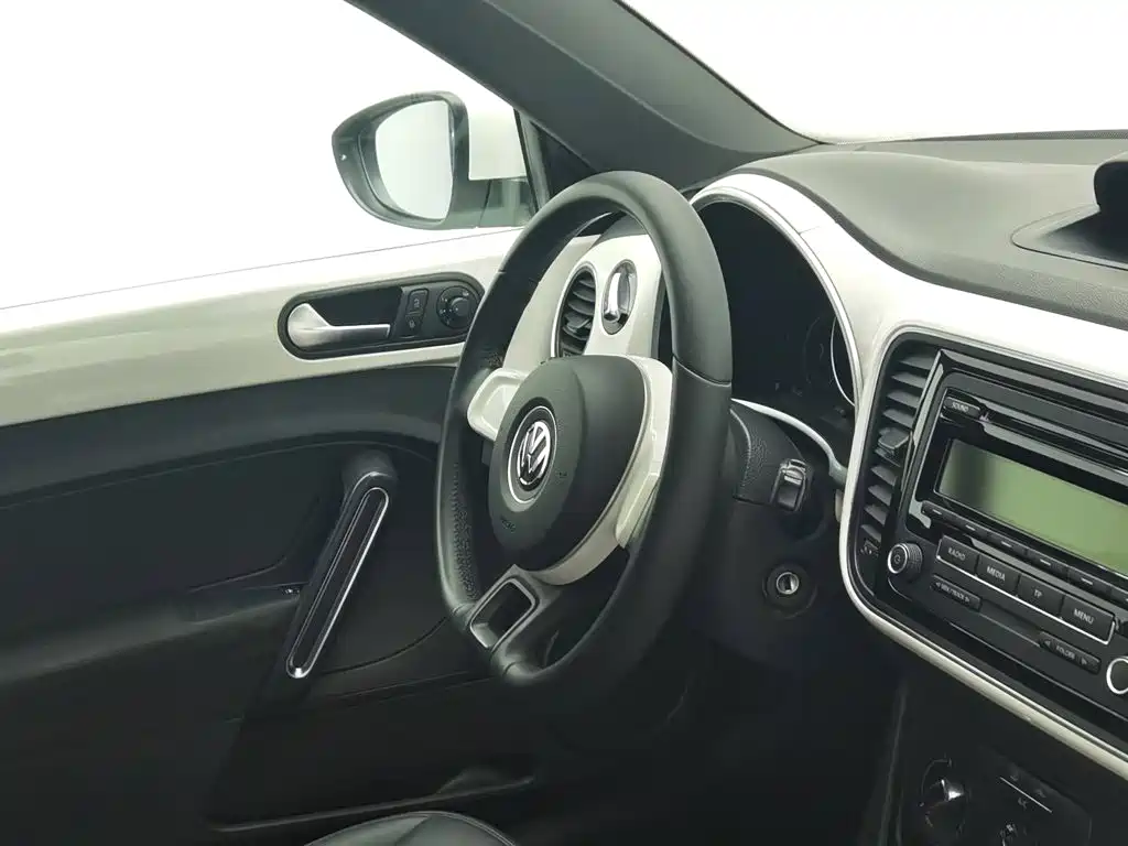 Photo 22 - Volkswagen Beetle