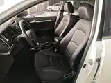 Фото 15 - Geely Vision