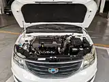 Фото 20 - Geely Vision