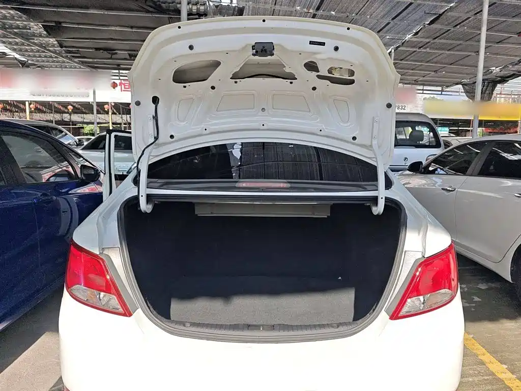 Hyundai Verna 2014 1.4L Automatic Smart GLS фото 18