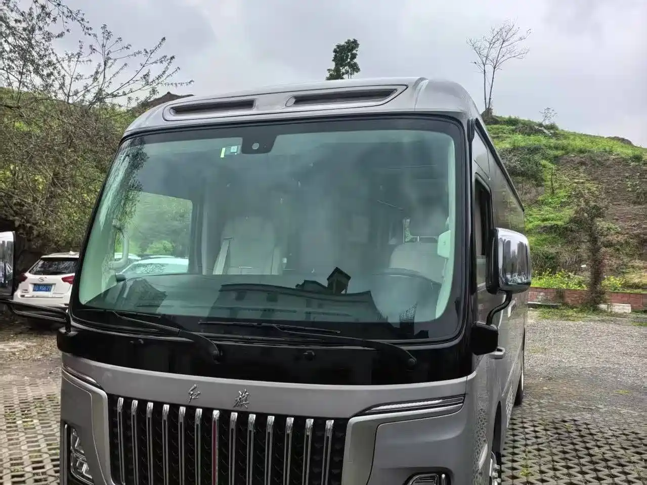Hongqi Guoyue 2024 3.0T Flagship Edition 17-seater фото 2