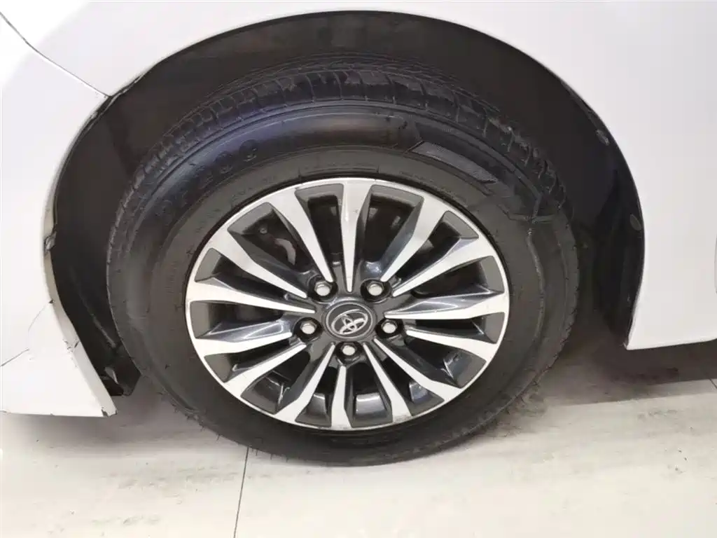 Toyota Corolla 2017 Facelift 1.2T S-CVT GL-i фото 23