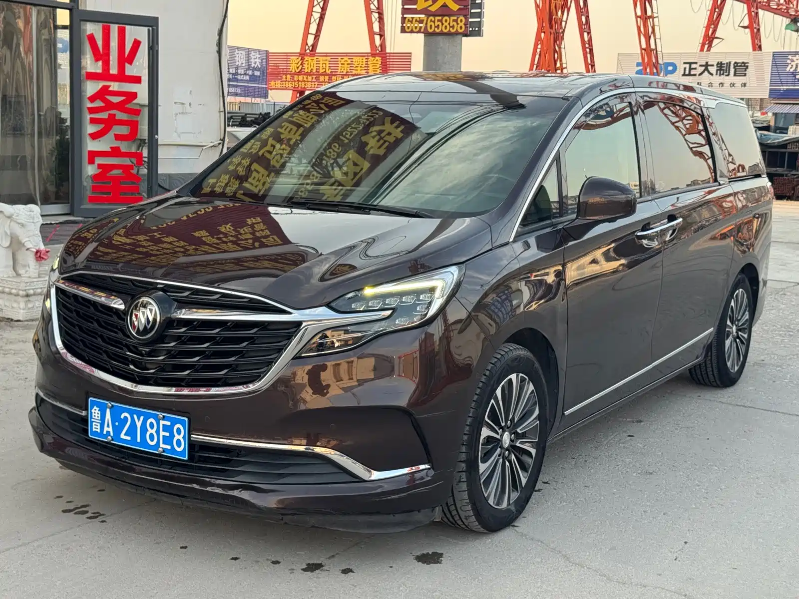 Фото 1 - Buick GL8